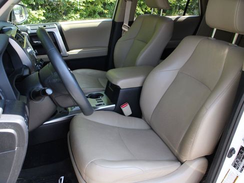 Used 2022 Toyota 4Runner Limited AWD/4WD image 16