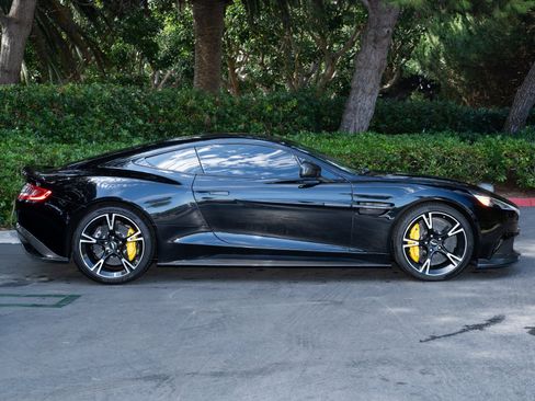 Used 2018 Aston Martin Vanquish S image 26