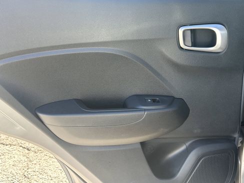 Used 2023 Hyundai Venue SEL image 22