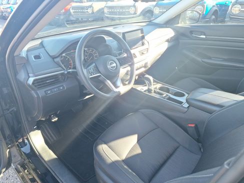Used 2024 Nissan Altima 2.5 SV image 7