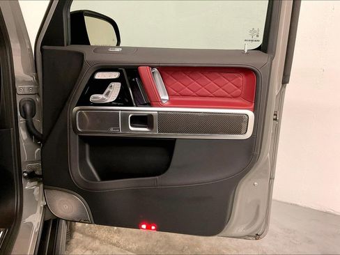 Used 2025 Mercedes-Benz G 63 AMG 4MATIC image 26