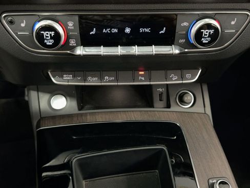 Used 2023 Audi Q5 2.0T Premium w/ Convenience Package image 16