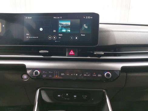 New 2026 Kia Carnival LXS image 21