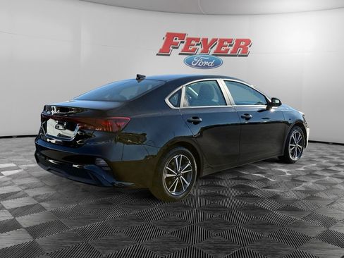 Used 2023 Kia Forte LXS w/ LXS Technology Package image 5