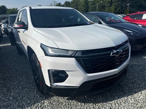 Used 2023 Chevrolet Traverse Premier w/ Redline Edition FWD image 2