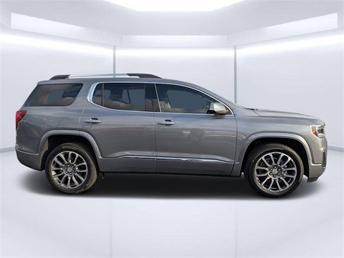 Used 2022 GMC Acadia Denali w/ Denali Technology Package image 2