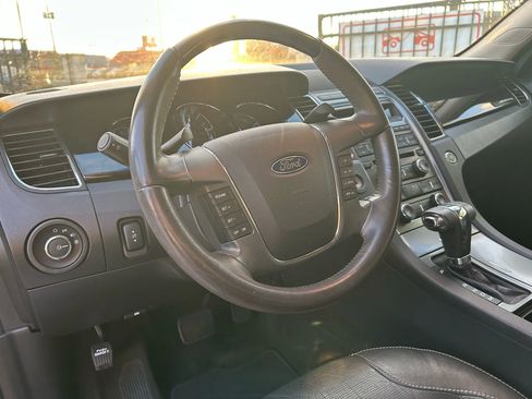 Used 2011 Ford Taurus Limited image 11