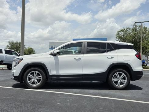 Certified 2024 GMC Terrain SLE FWD image 3