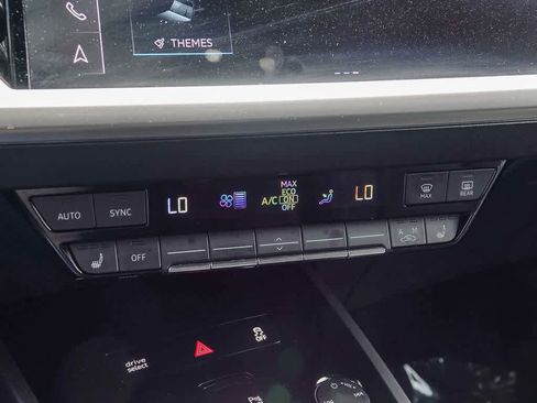 Used 2023 Audi Q4 e-tron Prestige AWD/4WD image 21