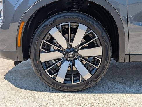 New 2025 Mitsubishi Outlander SE image 9