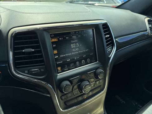 Used 2014 Jeep Grand Cherokee Overland AWD/4WD image 18