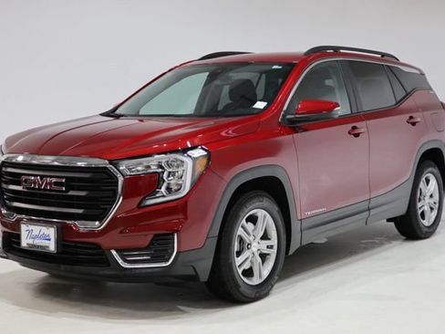 Used 2023 GMC Terrain SLE w/ Driver Convenience Package FWD image 3