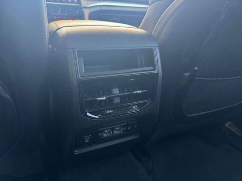 Used 2024 Jeep Grand Cherokee Limited image 24