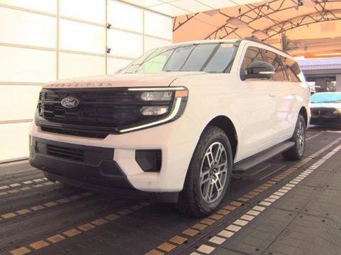 Used 2025 Ford Expedition Max Active image 2