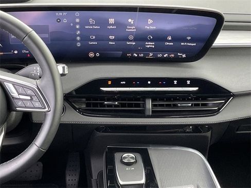 Used 2025 Buick Enclave Preferred image 16