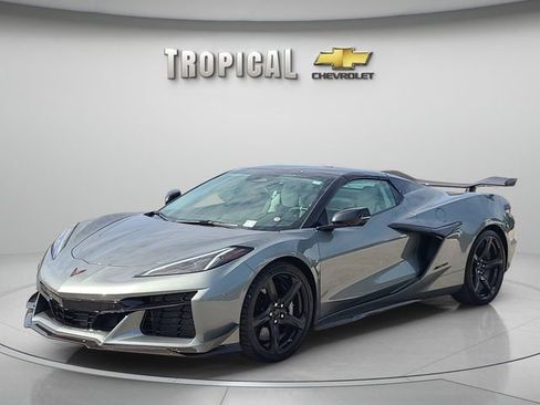 Used 2024 Chevrolet Corvette Z06 RWD image 1