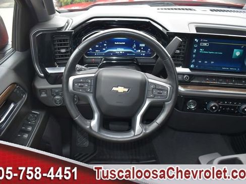 Used 2023 Chevrolet Silverado 1500 LT AWD/4WD image 25
