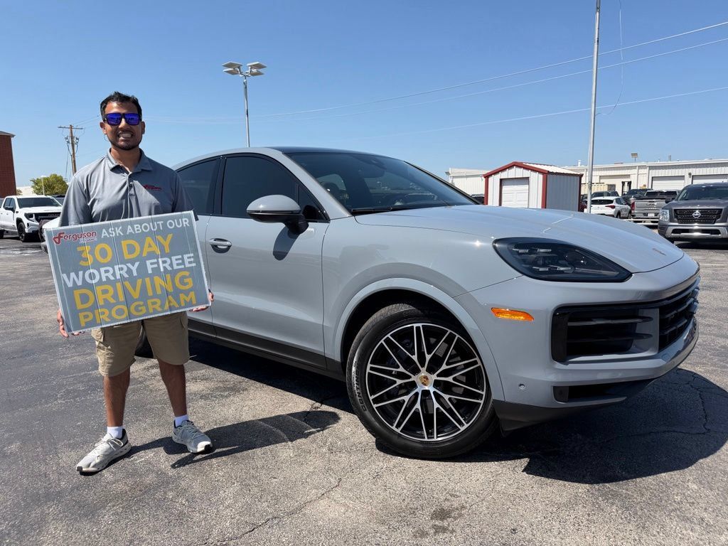 Used 2024 Porsche Cayenne Coupe AWD/4WD image 1