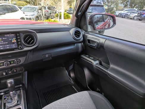 Used 2020 Toyota Tacoma TRD Sport image 16