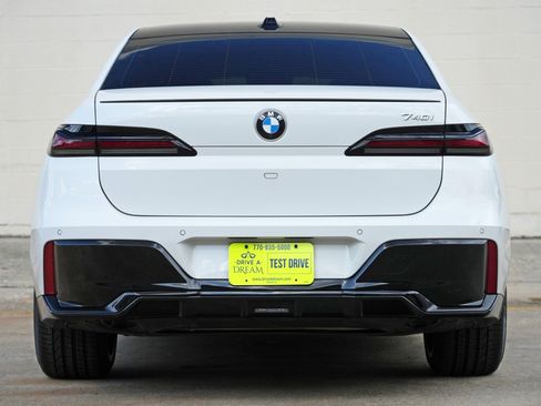 Used 2023 BMW 740i RWD image 11