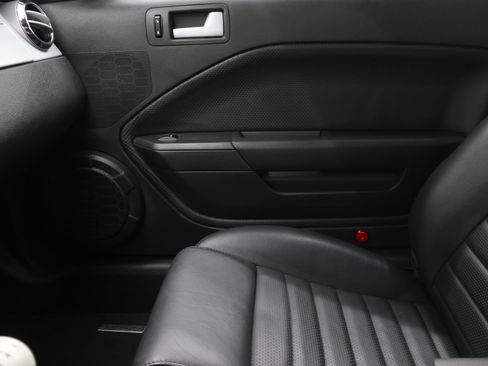 Used 2007 Ford Mustang GT Premium RWD image 13
