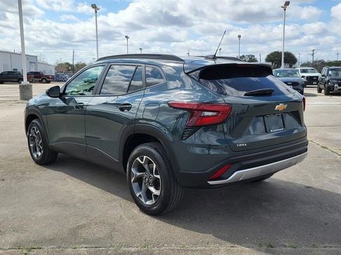 Used 2025 Chevrolet Trax LT image 18