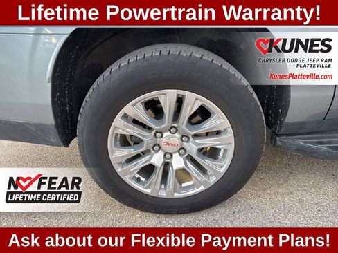 Used 2025 GMC Yukon XL Denali AWD/4WD image 9