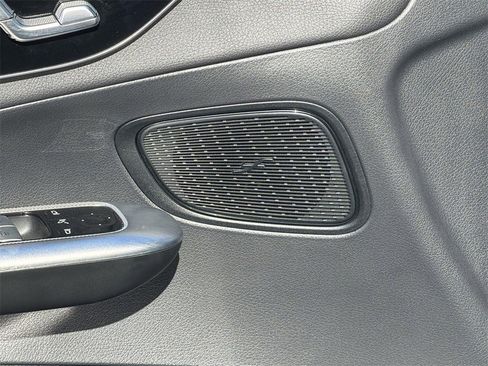 Used 2024 Mercedes-Benz GLC 300 image 18