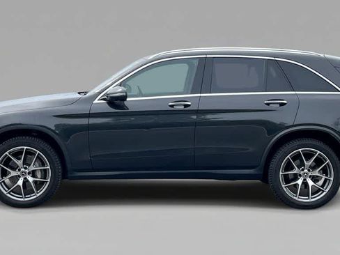 Used 2022 Mercedes-Benz GLC 300 4MATIC image 2