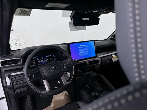 Used 2025 Toyota 4Runner TRD Off-Road Premium w/ Tow Technology Package image 15