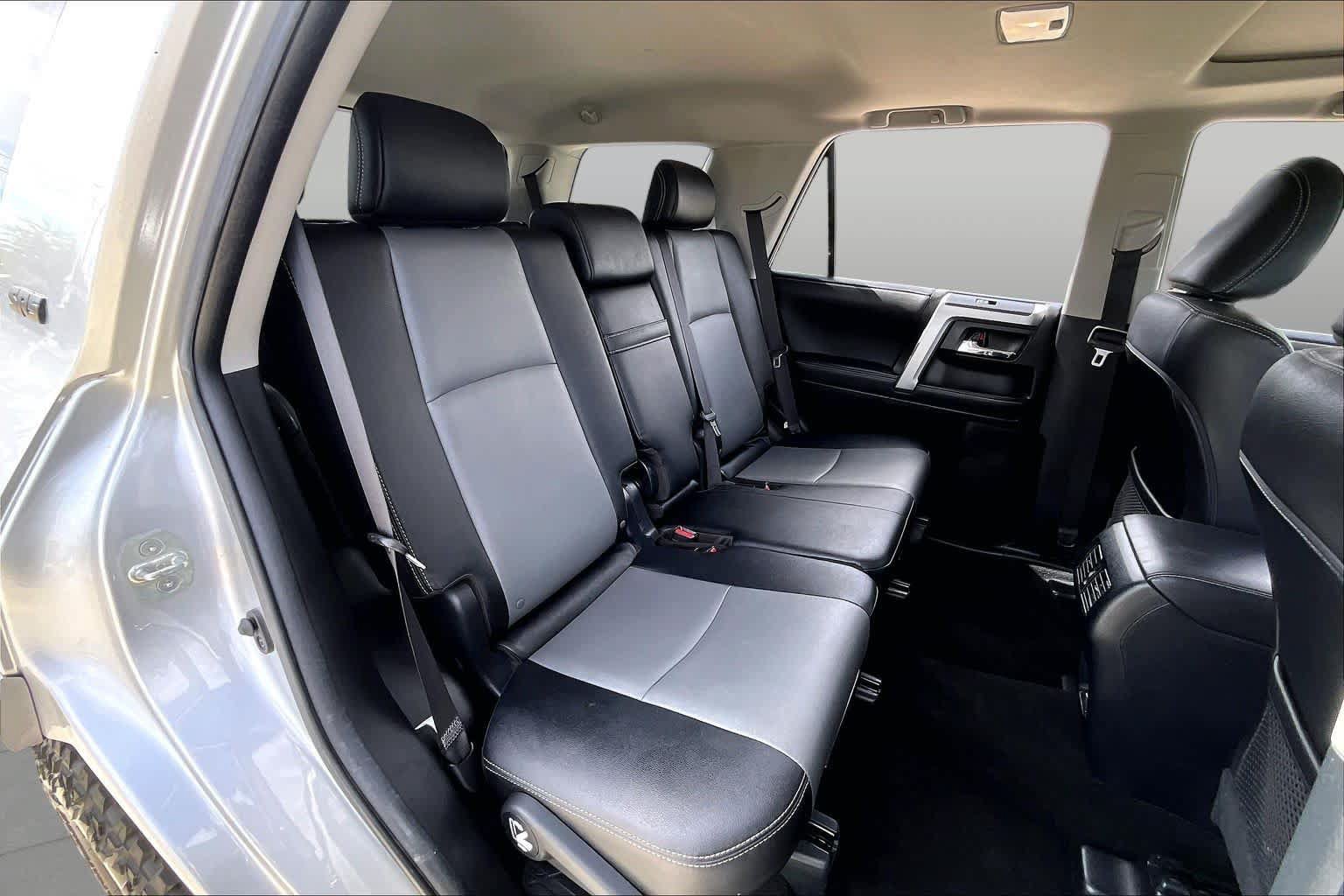 Used 2022 Toyota 4Runner SR5 Premium w/ Moonroof Package RWD image 20