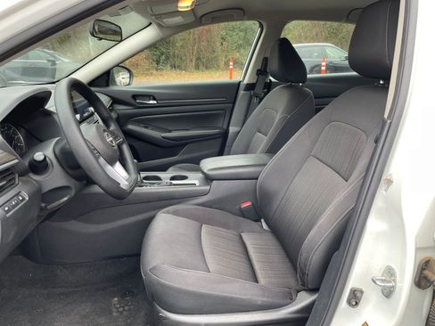 Used 2025 Nissan Altima 2.5 SV image 25