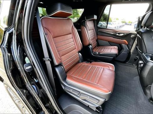 Used 2023 GMC Yukon Denali Ultimate w/ LPO, Floor Liner Package AWD/4WD image 22
