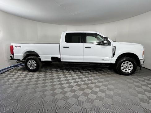 Used 2024 Ford F350 XLT image 5