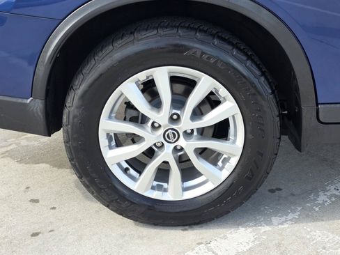 Used 2018 Nissan Rogue SV FWD image 8