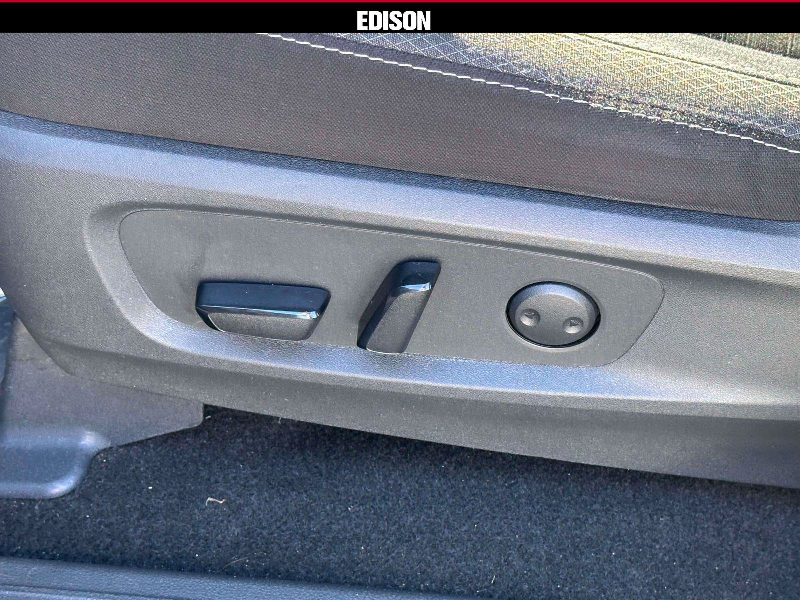 Used 2024 Nissan Pathfinder SV w/ Cargo Package AWD/4WD image 18