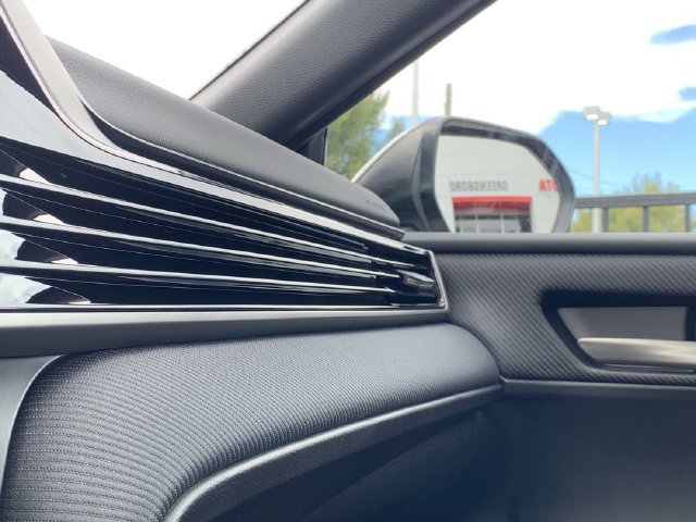 Used 2026 Toyota Camry SE FWD image 10
