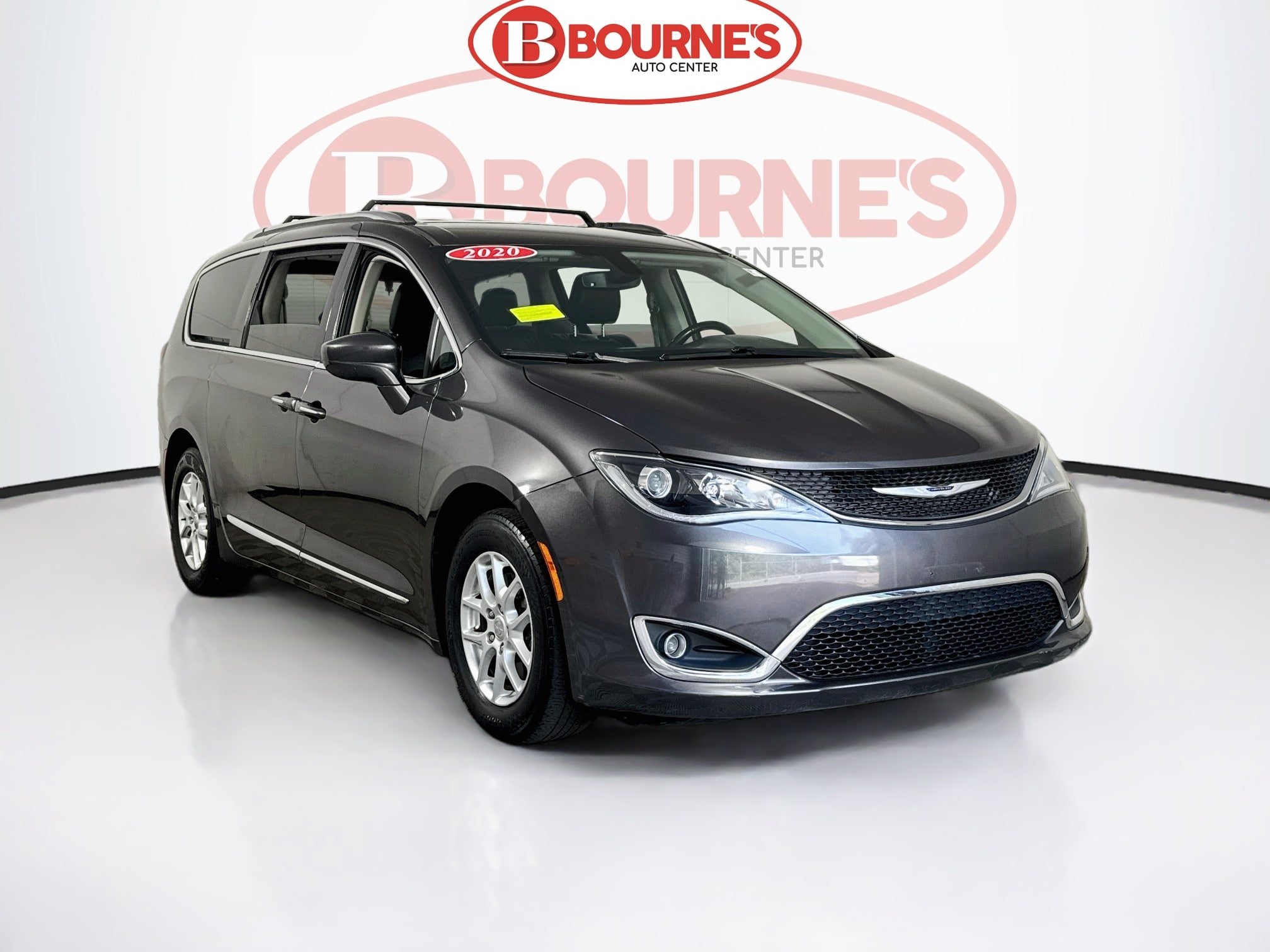 Used 2020 Chrysler Pacifica Touring-L FWD image 1