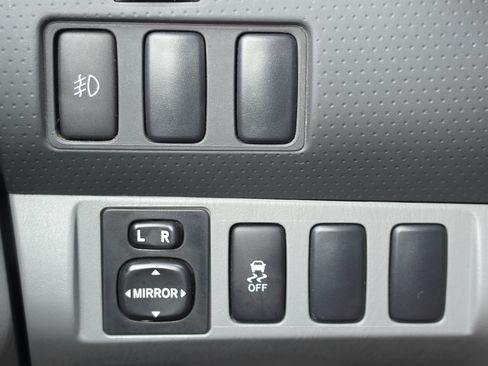 Used 2012 Toyota Tacoma PreRunner w/ SR5 Pkg RWD image 14