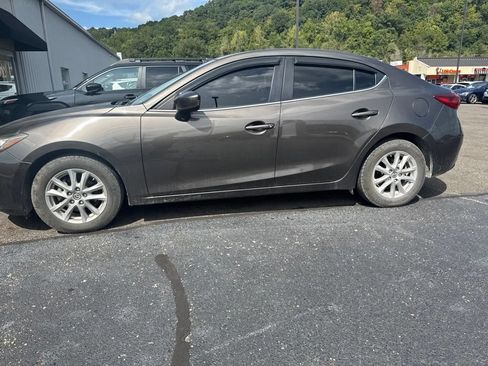 Used 2016 MAZDA MAZDA3 i Sport w/ Preferred Equipment Package FWD image 4