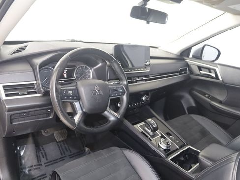 Used 2024 Mitsubishi Outlander SE AWD/4WD image 27