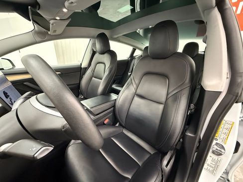 Used 2021 Tesla Model 3 Performance image 10