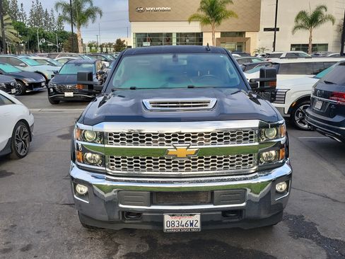 Used 2019 Chevrolet Silverado 2500 LT w/ LT Convenience Package RWD image 2