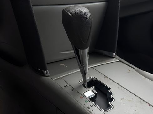 Used 2010 Toyota Camry LE FWD image 27