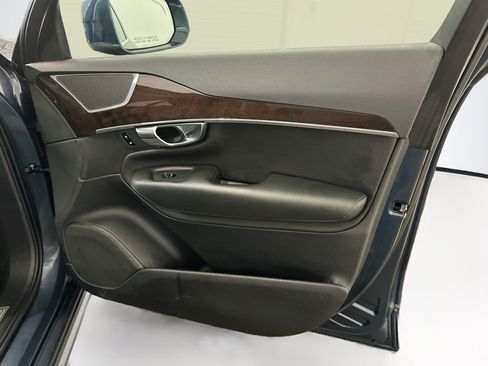 Used 2019 Volvo XC90 T5 Momentum w/ Protection Package Premier AWD/4WD image 36