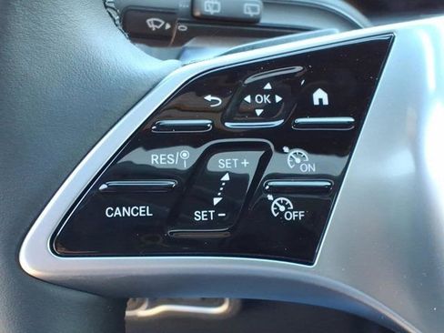 New 2026 Mercedes-Benz GLB 250 image 9