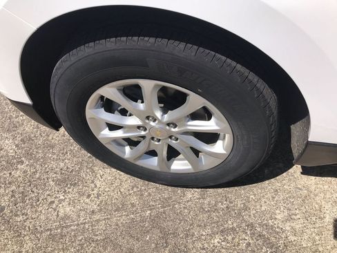 Used 2020 Chevrolet Equinox LS image 10