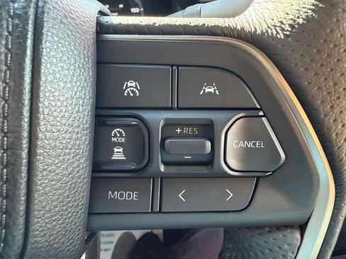 Used 2025 Toyota Tacoma TRD Off-Road AWD/4WD image 27