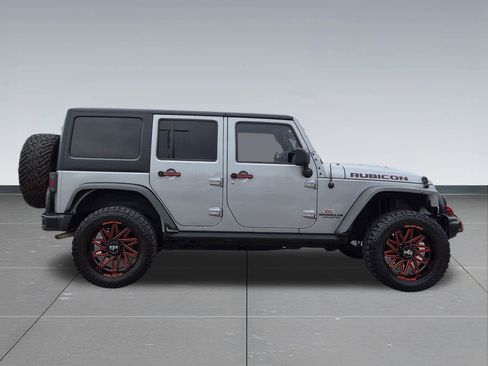 Used 2016 Jeep Wrangler Unlimited Rubicon AWD/4WD image 7
