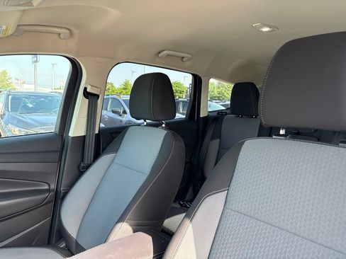 Used 2017 Ford Escape SE w/ Equipment Group 201A AWD/4WD image 4